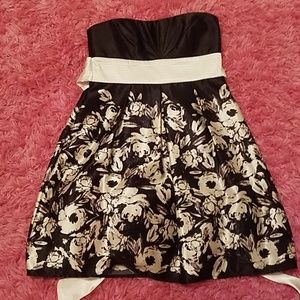 Black and White strapless dress